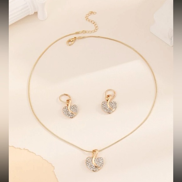 🆕 Gold Heart Necklace & Earrings Set !!! Brand New… Great Xmas present 🎁 - Picture 4 of 5